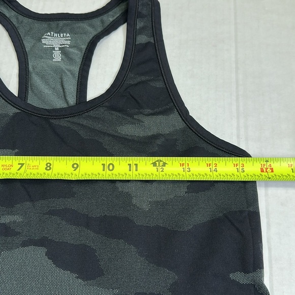Athleta Speedlight Camo Tank Top Black Camo Womens Size Medium Activewear Gym - Picture 7 of 9